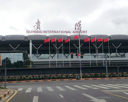 龍洞堡機場地下停車場